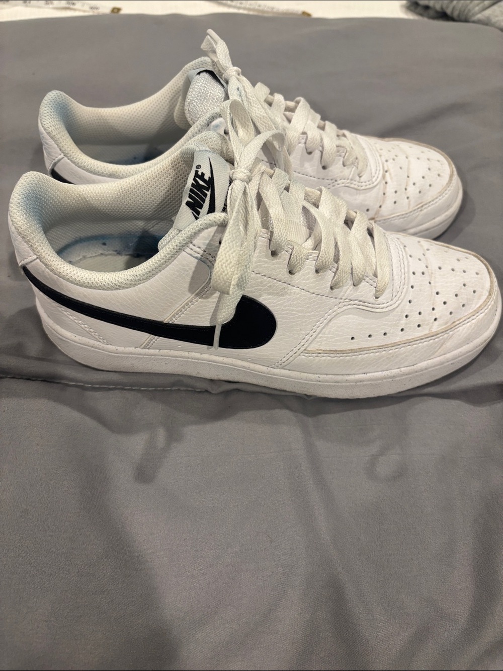 Nike Women’s Court Vision Sneakers 7.5 - Picture 3 of 7